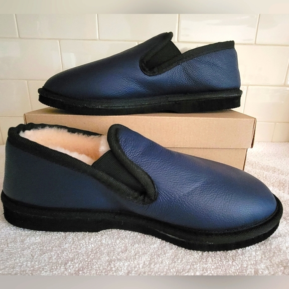 UGG/Bindoon Boots Leather Loafer Slippers with Sheepskin Lining - Blue - Size 9 - Picture 8 of 14